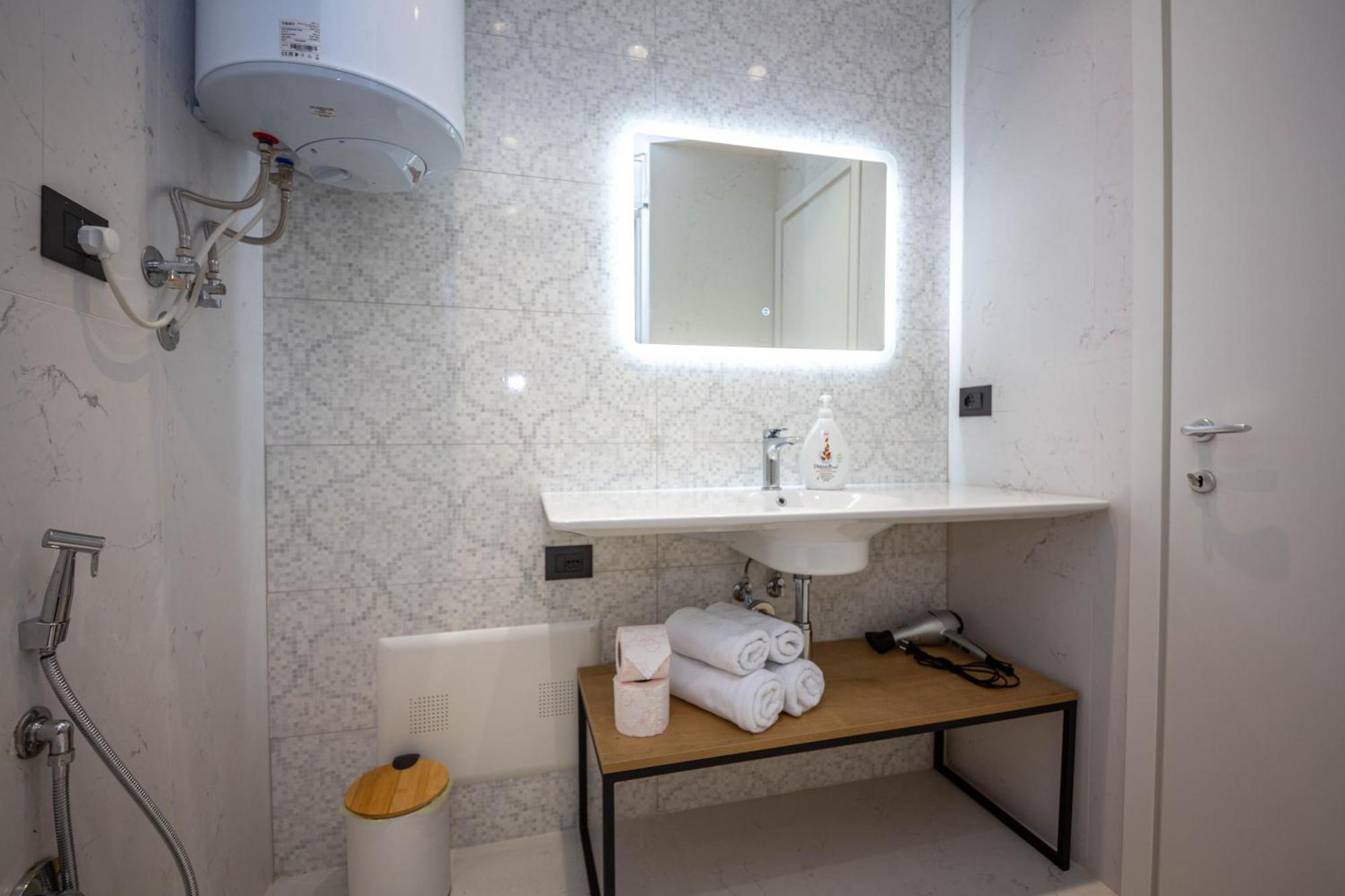Blloku Unique Apartments 2 Tiranë Phòng bức ảnh